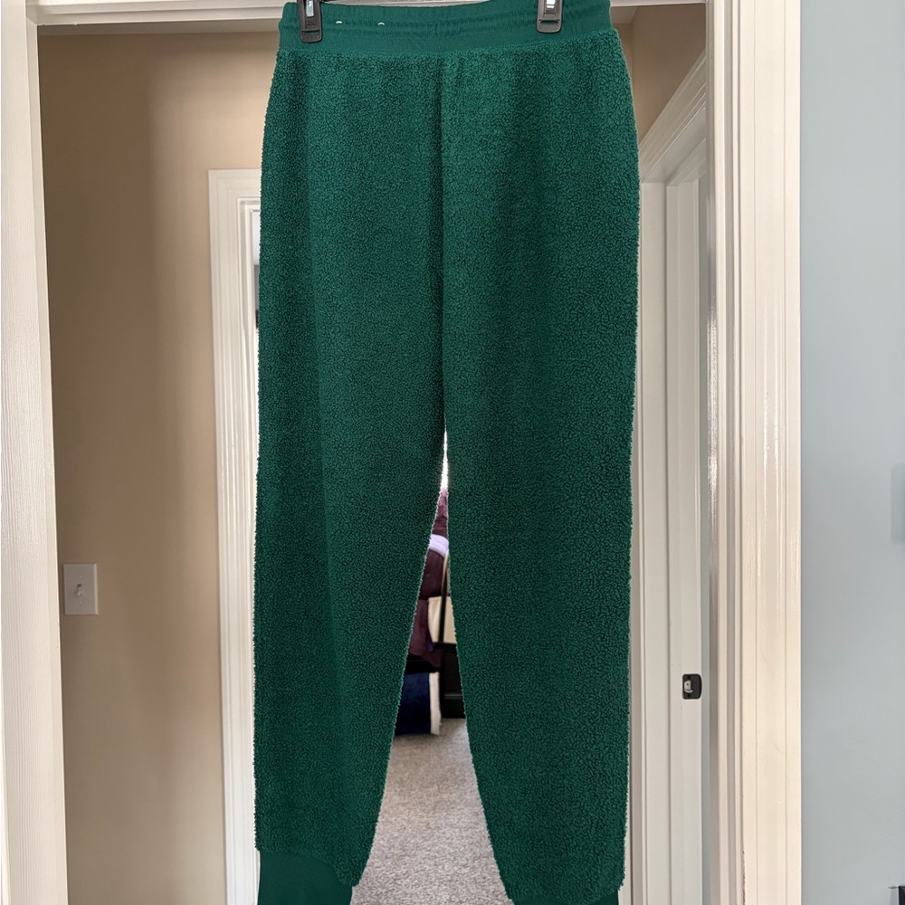 ON 34th Green Fuzzy Pajamas - Picture 4 of 4